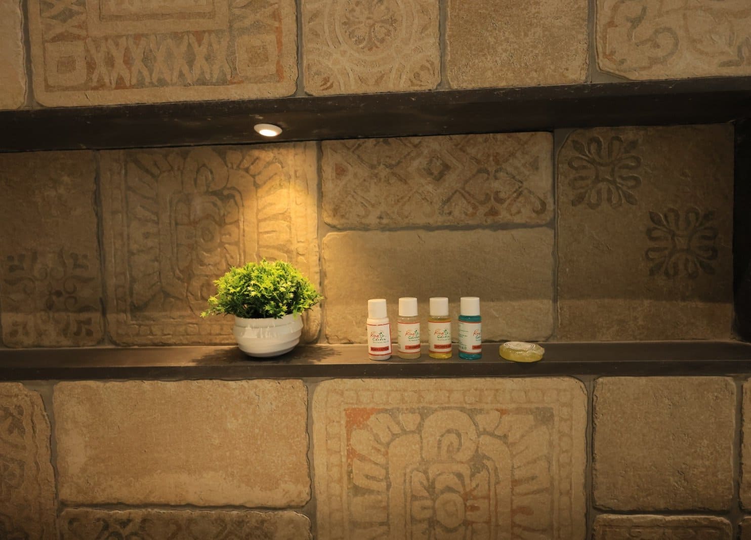 best for honeymoon hotels in mahabaleshwar  for Couples